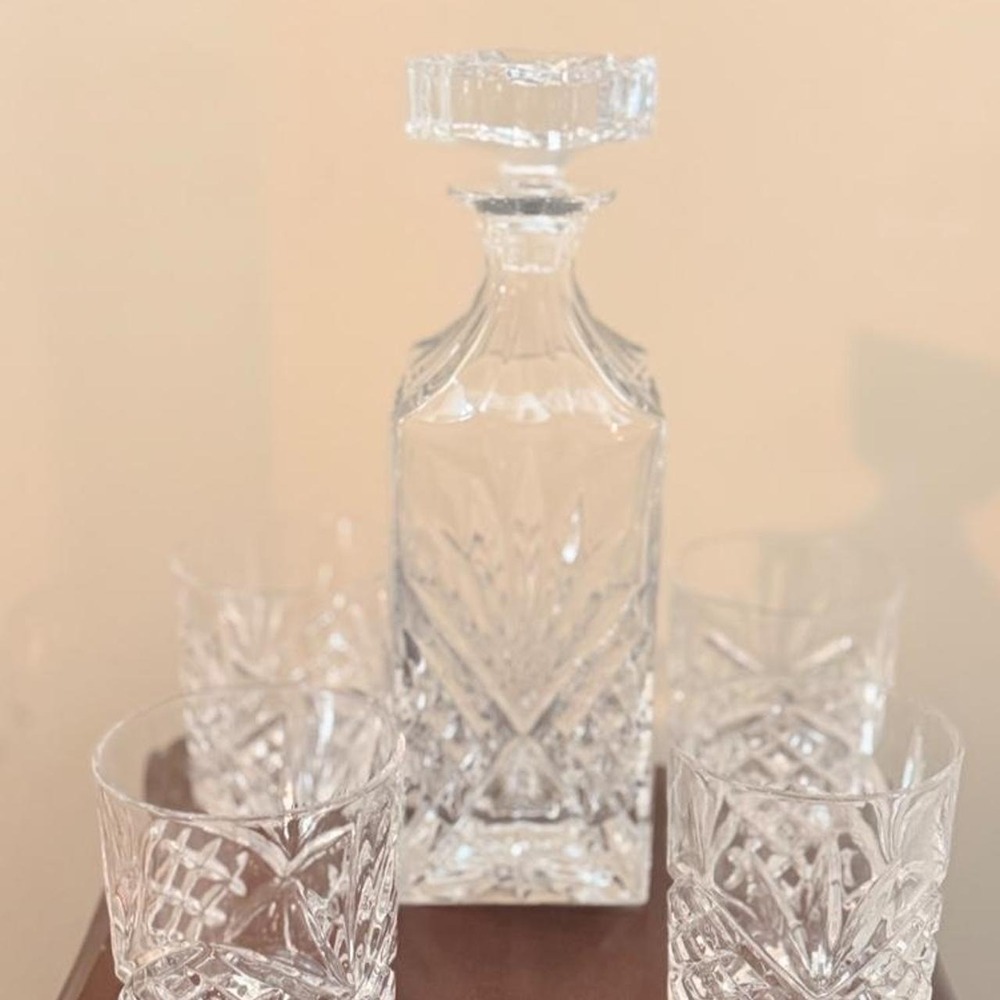 Crystal Decanter Set with Four Matching Tumbler Glasses - Picture 2 of 7
